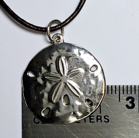Vintage Sterling Silver Sand Dollar pendant - Picture 13 of 16